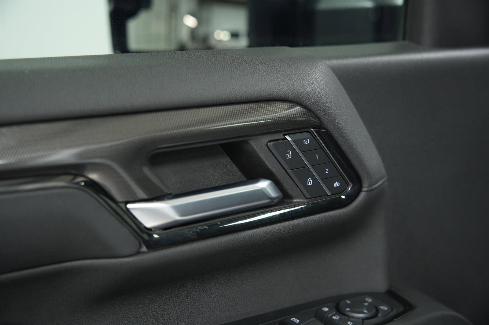 Used 2024 GMC Sierra 2500 AT4 w/ AT4 Premium Plus Package image 25