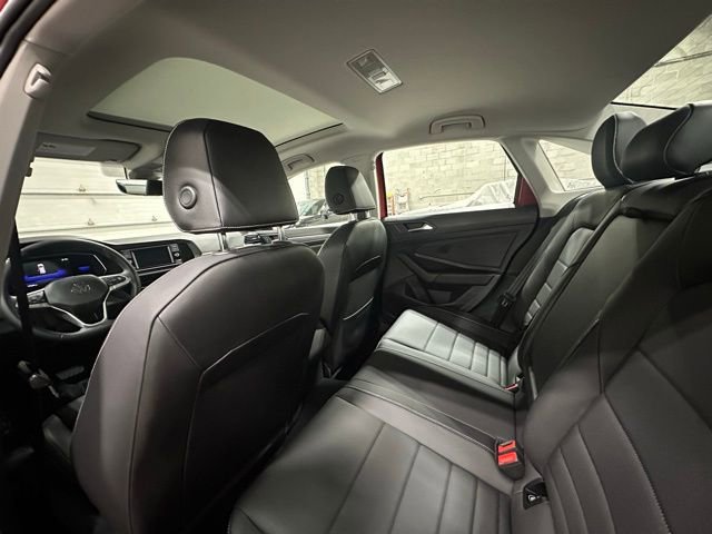 Certified 2022 Volkswagen Jetta SE image 15