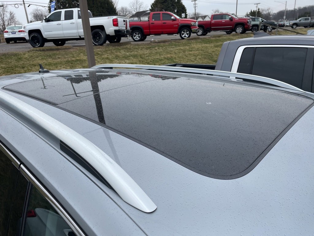 Used 2023 Volkswagen Tiguan SE image 8