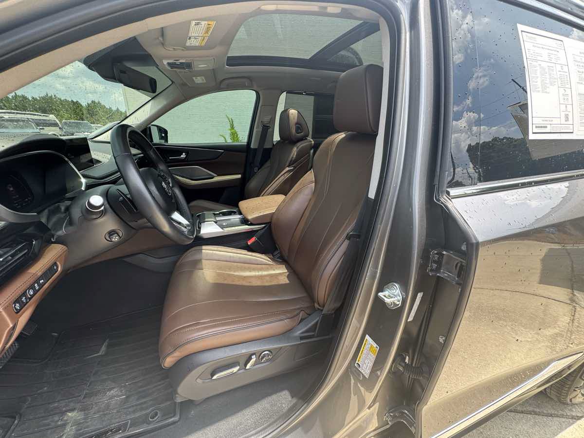 Used 2024 Acura MDX SH-AWD w/ Advance Package image 9