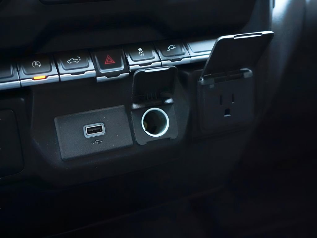 Used 2020 Chevrolet Silverado 1500 Custom w/ Custom Value Package image 34