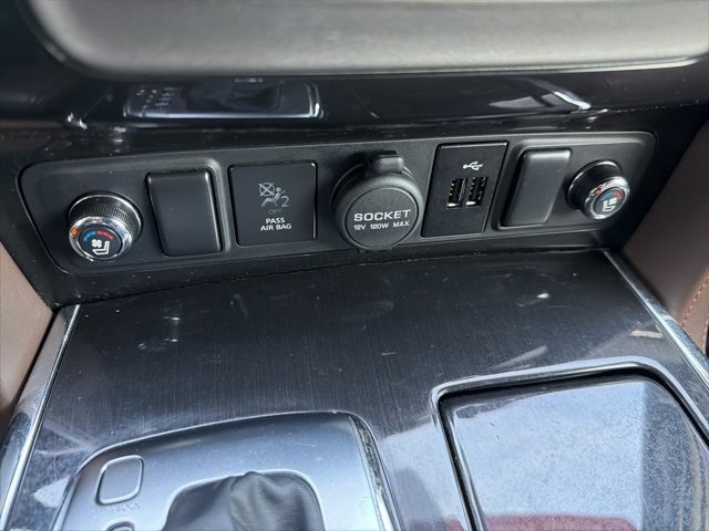 Used 2020 Nissan Armada Platinum w/ Platinum Reserve Package image 33