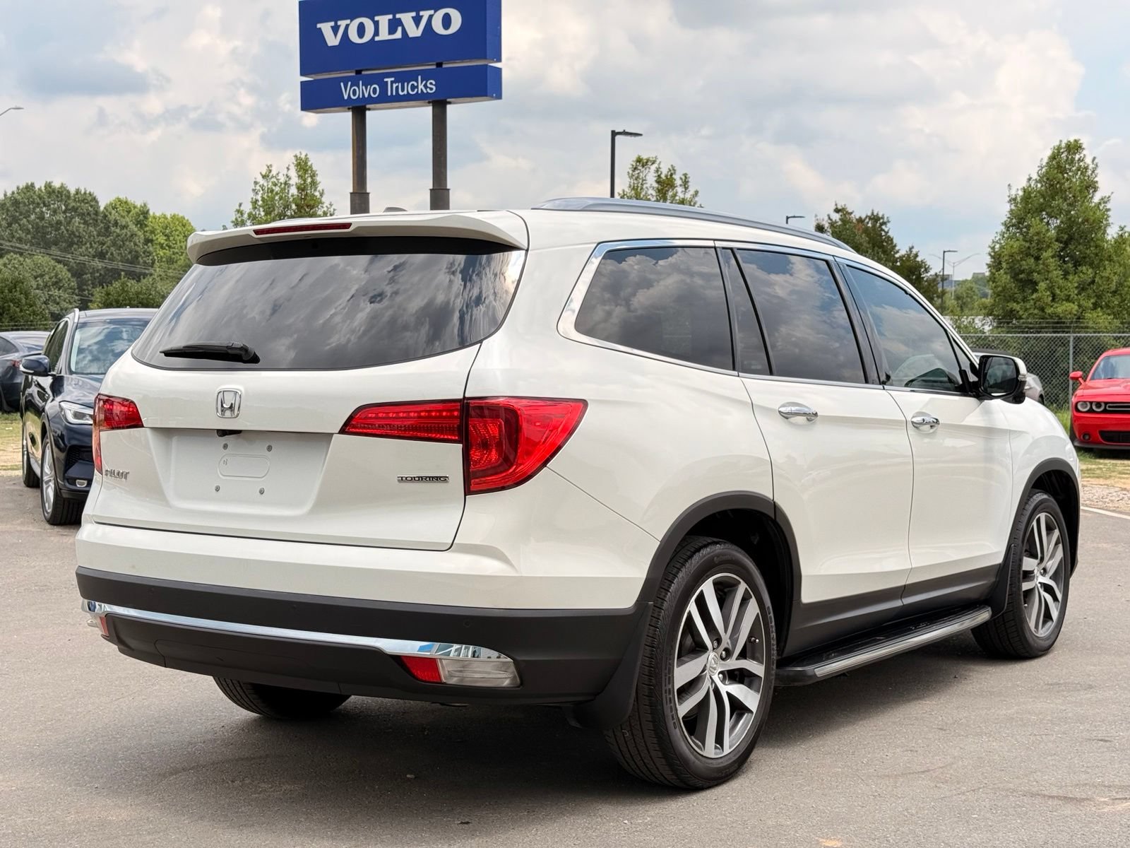 Used 2018 Honda Pilot Touring image 7