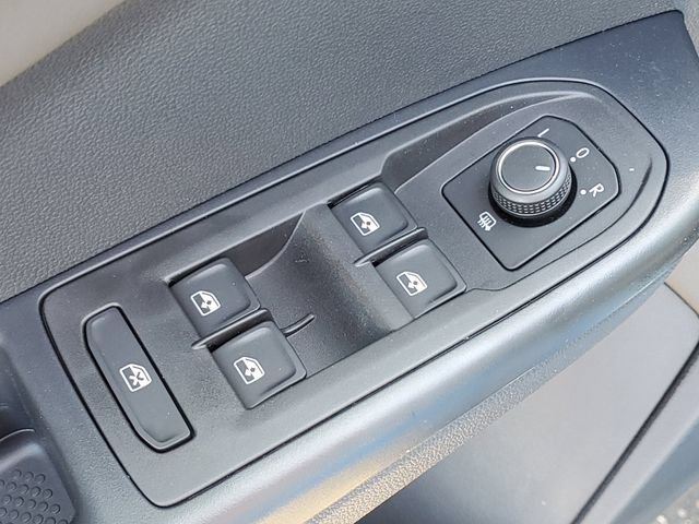 New 2026 Volkswagen Taos SE FWD image 15
