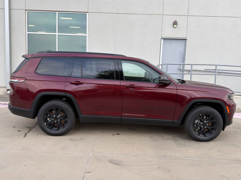 New 2025 Jeep Grand Cherokee L Altitude image 4