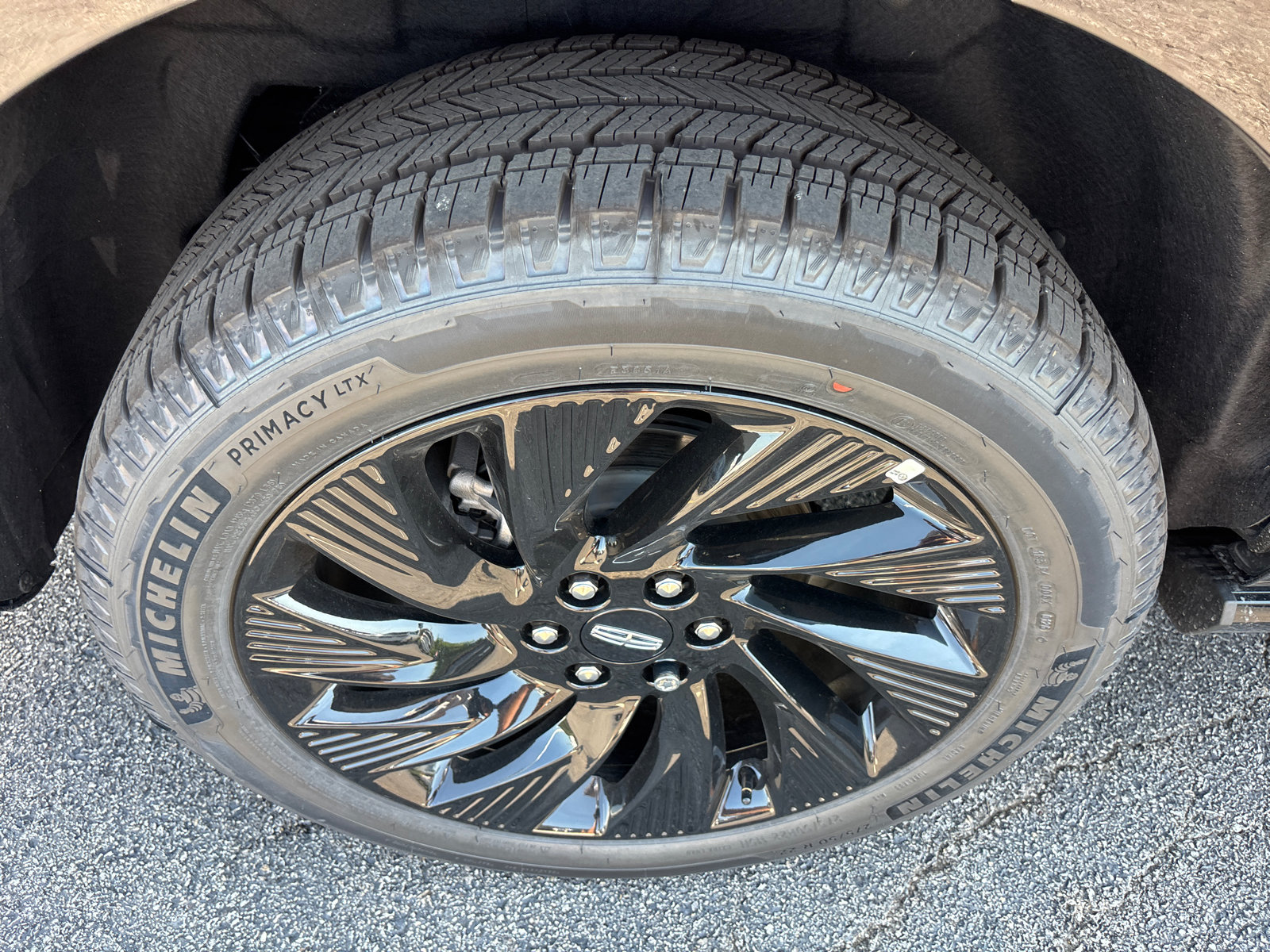 New 2026 Lincoln Navigator Reserve w/ Jet Appearance Package AWD/4WD image 10