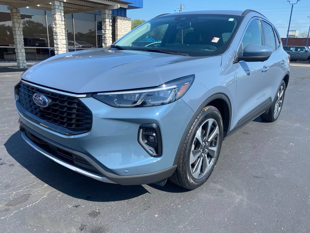 Used 2023 Ford Escape Platinum AWD/4WD image 7