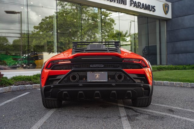 Used 2023 Lamborghini Huracan Sterrato image 20