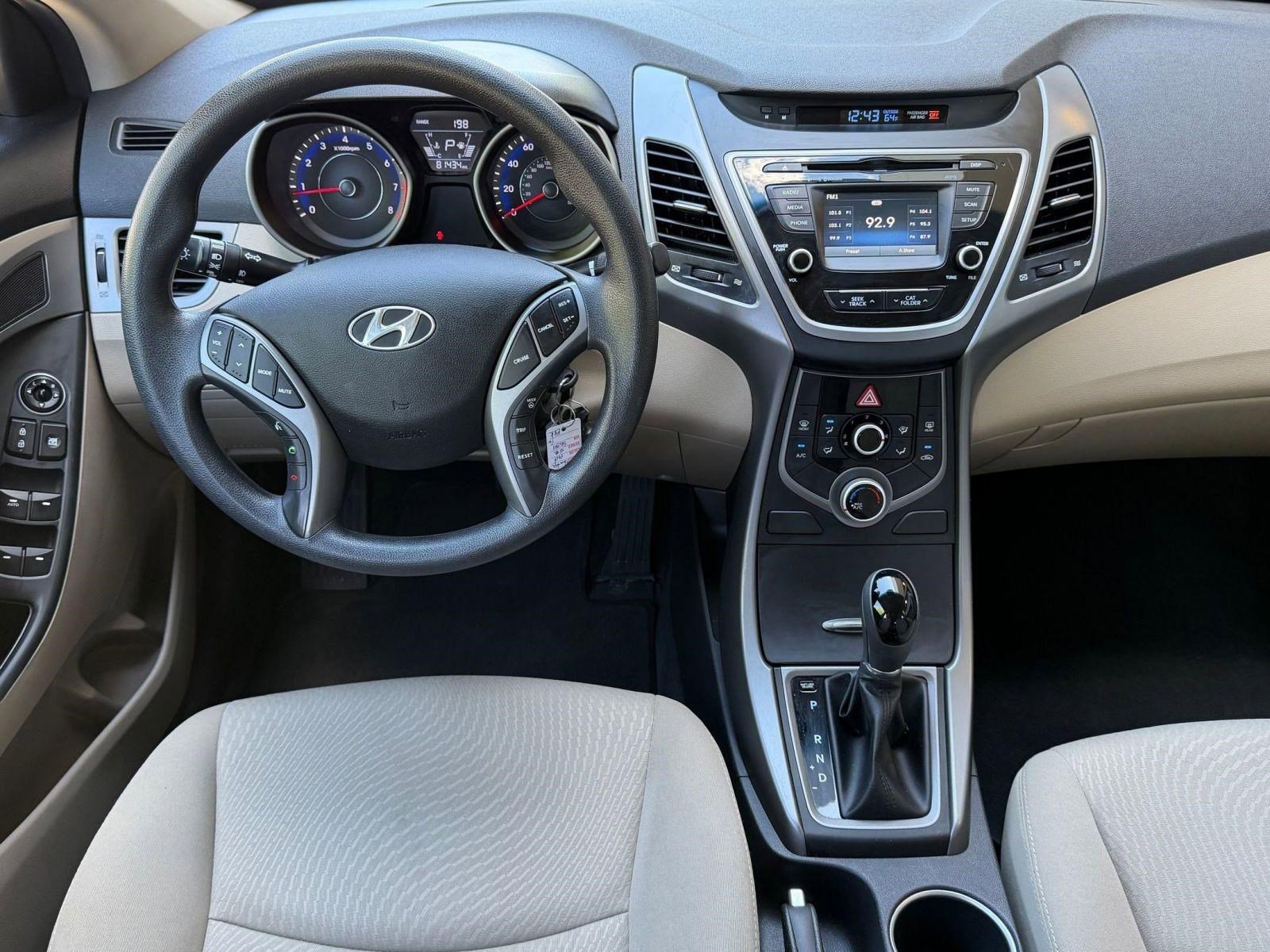 Used 2015 Hyundai Elantra SE w/ Option Group 02 FWD image 22