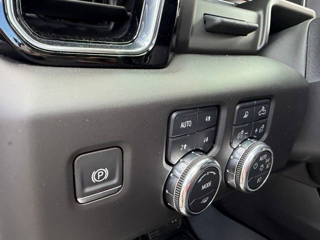 Used 2025 GMC Sierra 1500 Denali w/ Denali Reserve Package AWD/4WD image 17