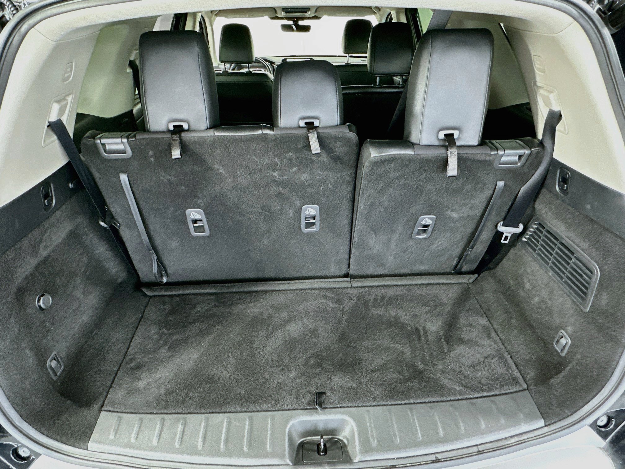 Used 2023 Nissan Pathfinder SL w/ Black Appearance Package FWD image 30