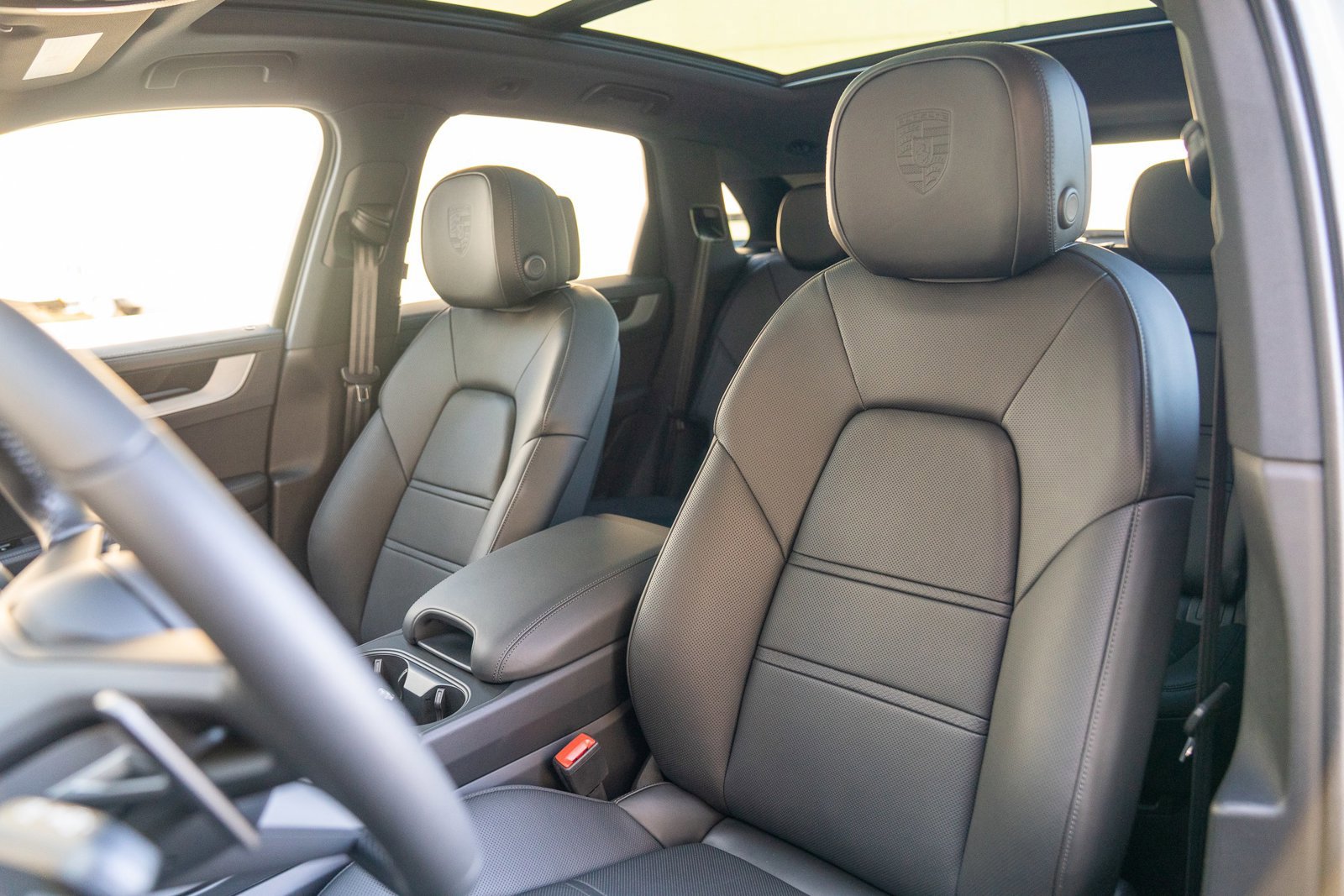 Certified 2026 Porsche Cayenne AWD/4WD image 5