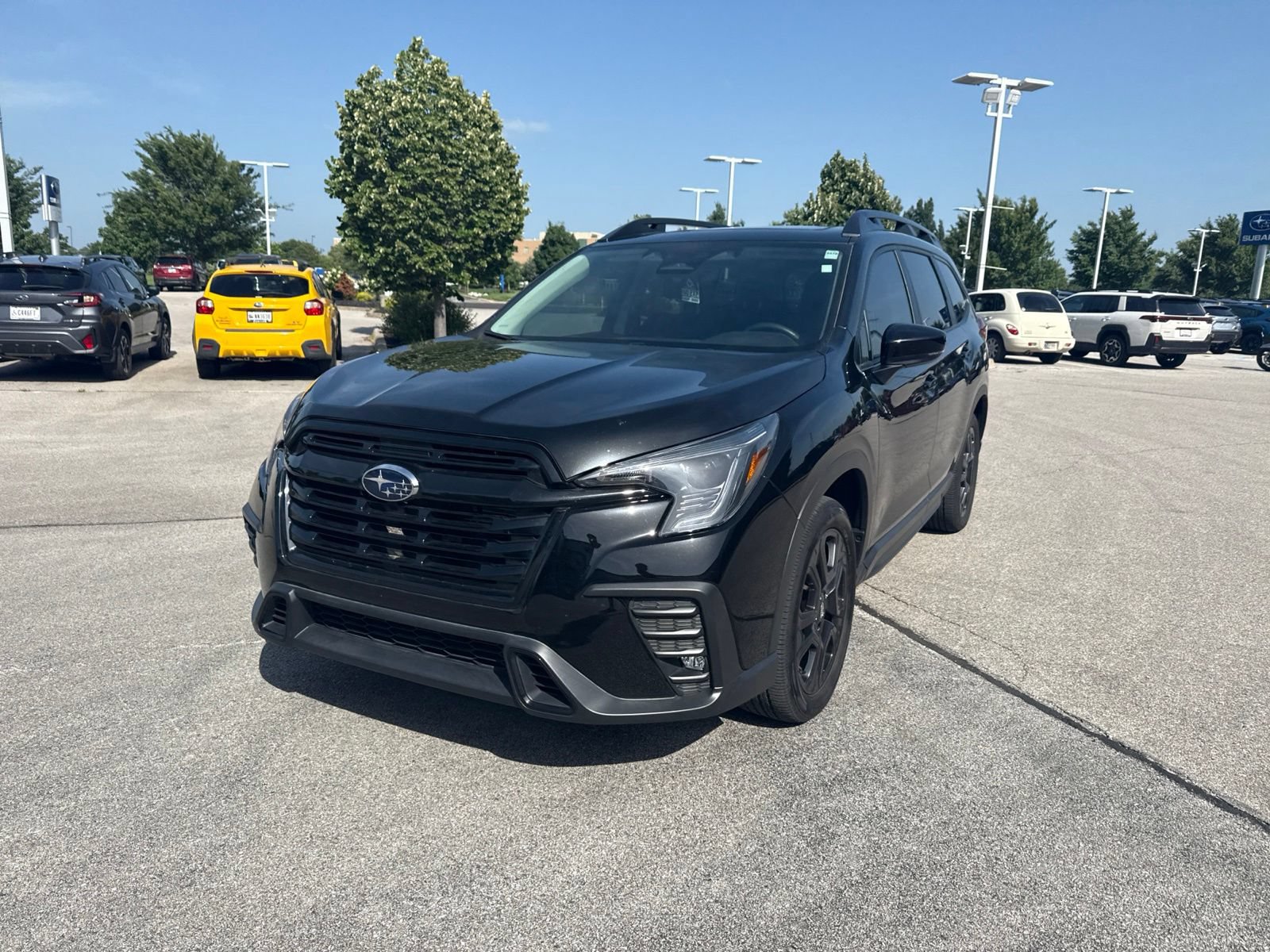 Certified 2025 Subaru Ascent Onyx Edition AWD/4WD image 3