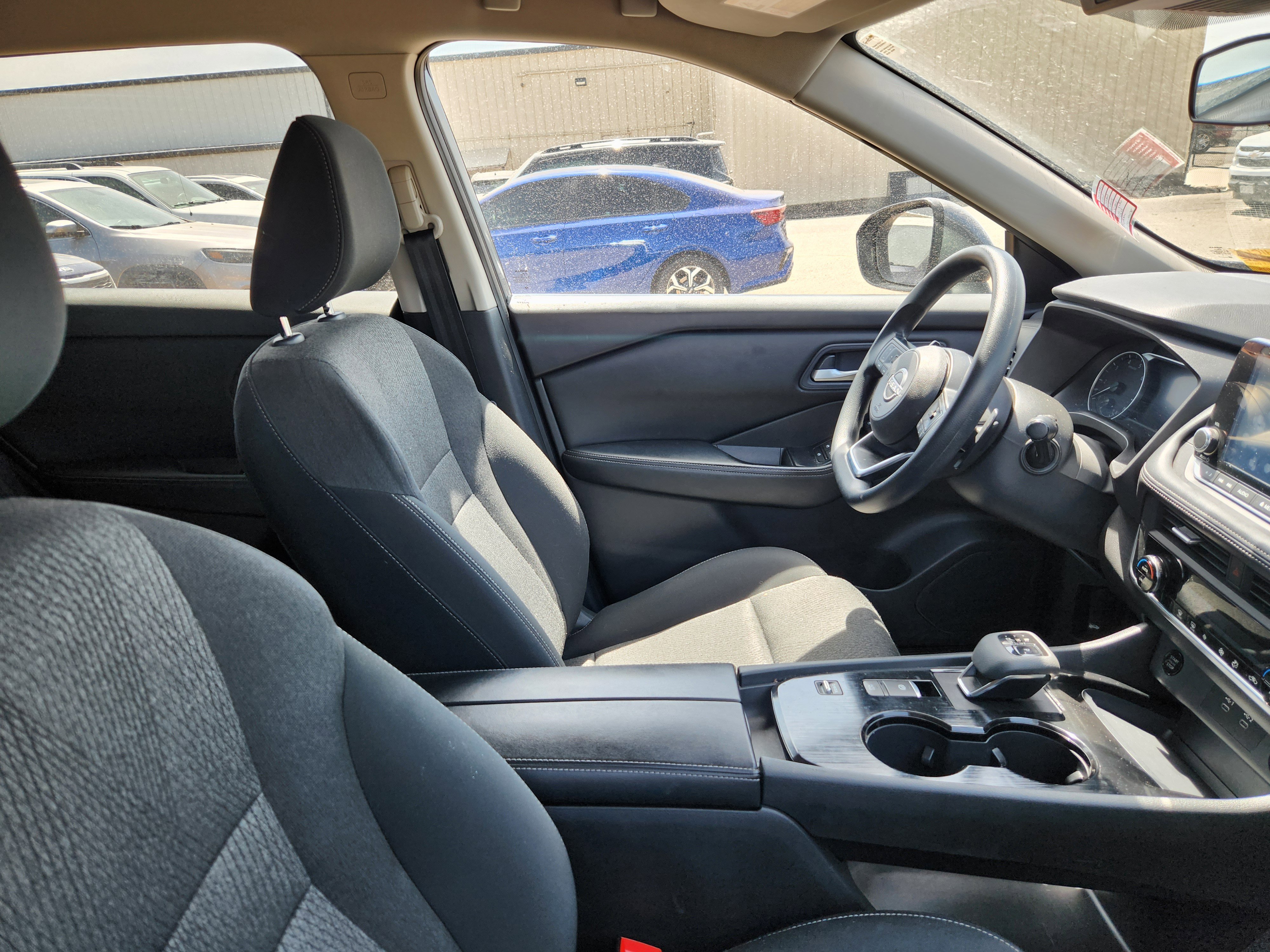 Used 2024 Nissan Rogue SV FWD image 10