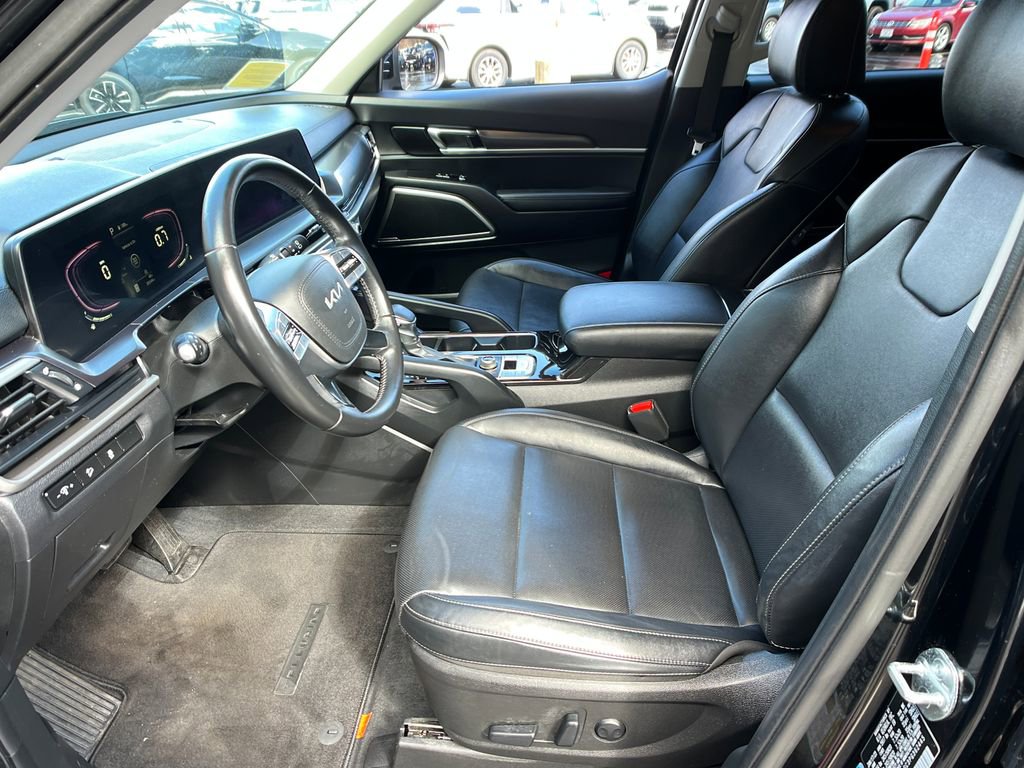 Used 2023 Kia Telluride S image 9