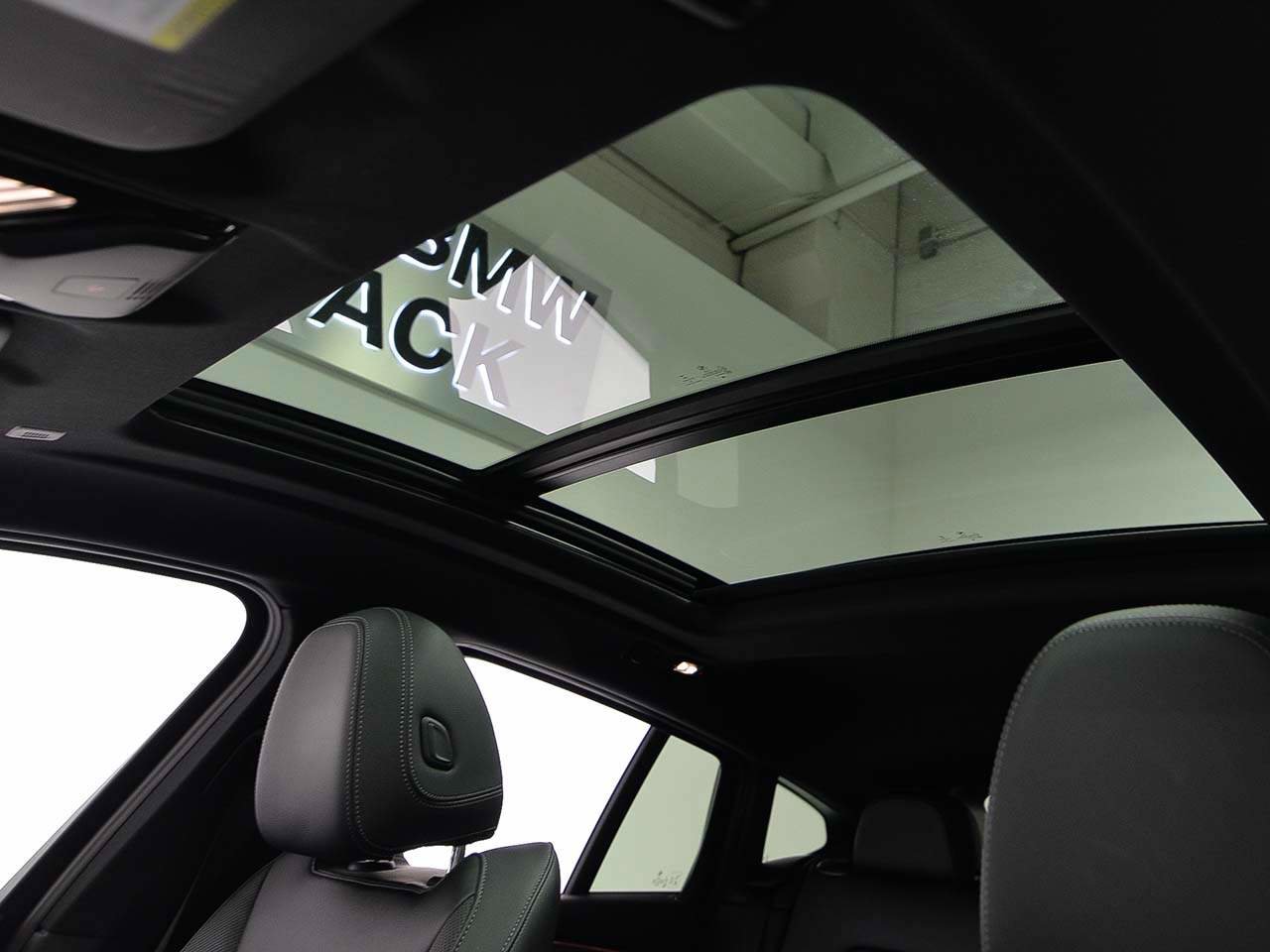 Certified 2023 BMW X4 xDrive30i w/ Premium Package image 7