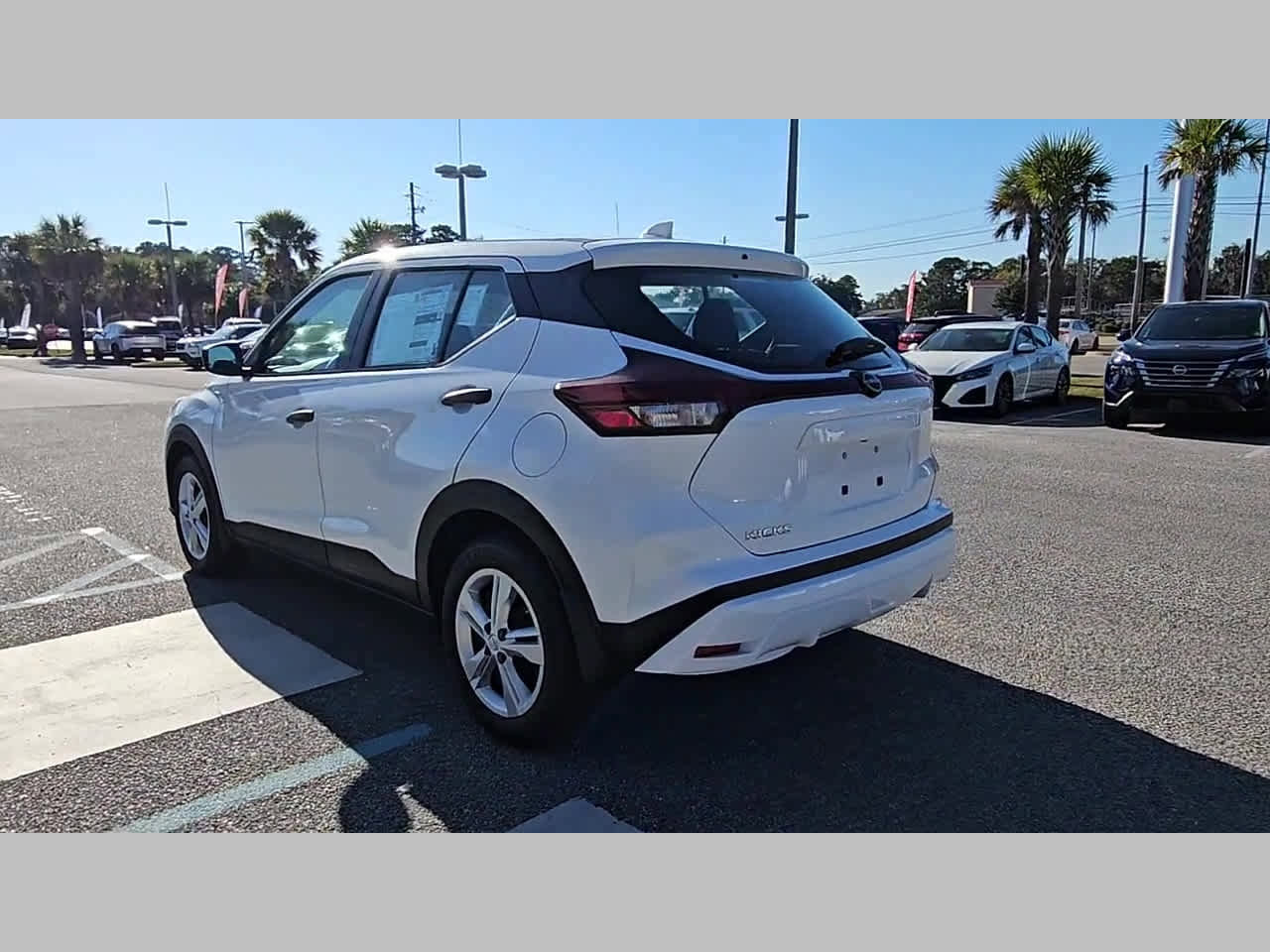 New 2025 Nissan Kicks Play S image 27