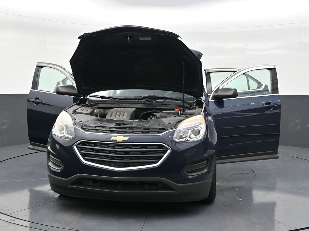 Used 2017 Chevrolet Equinox LS image 33