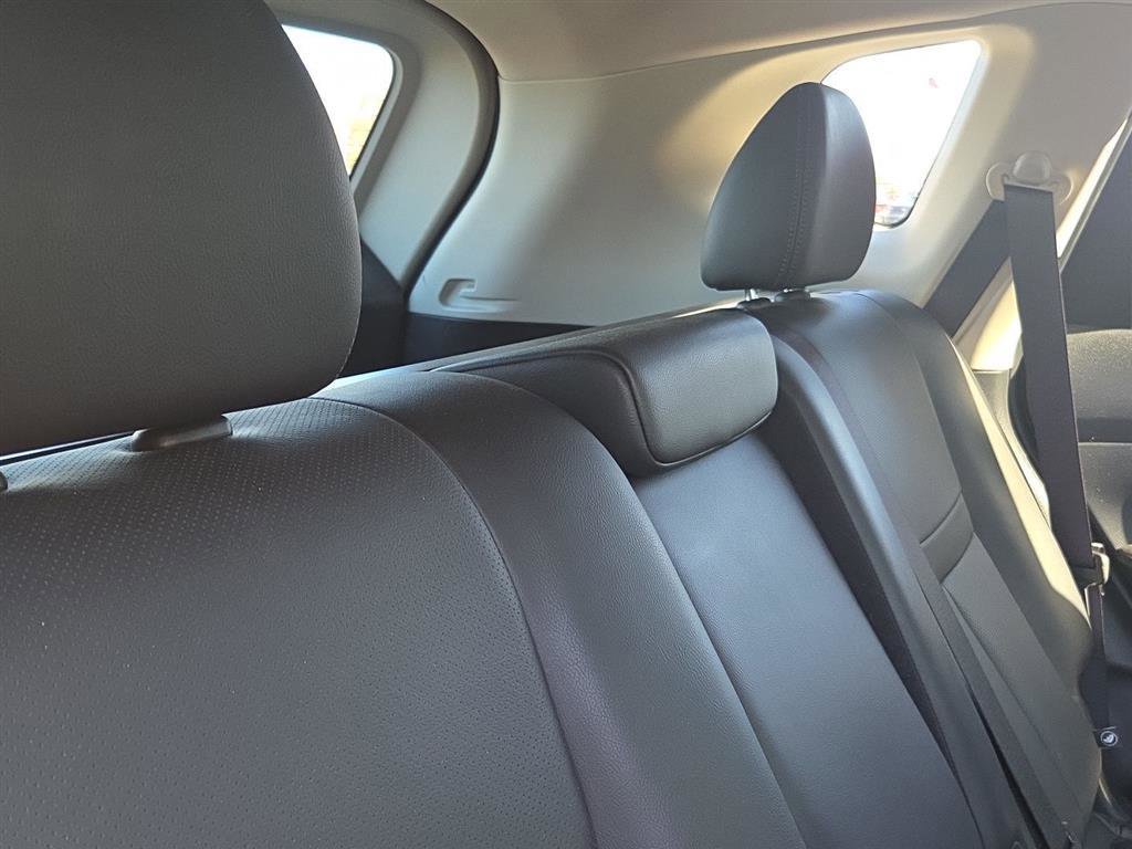 Used 2018 Nissan Rogue SL w/ Premium Package image 7