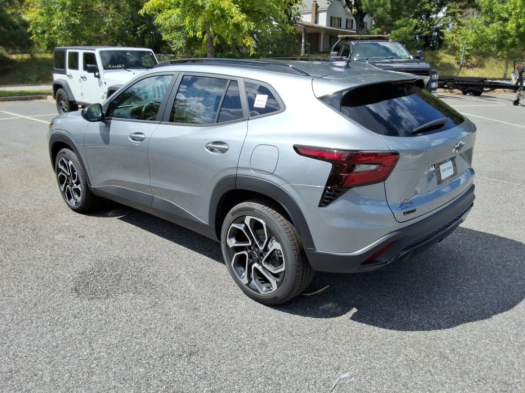 New 2026 Chevrolet Trax RS w/ Sunroof Package FWD image 7