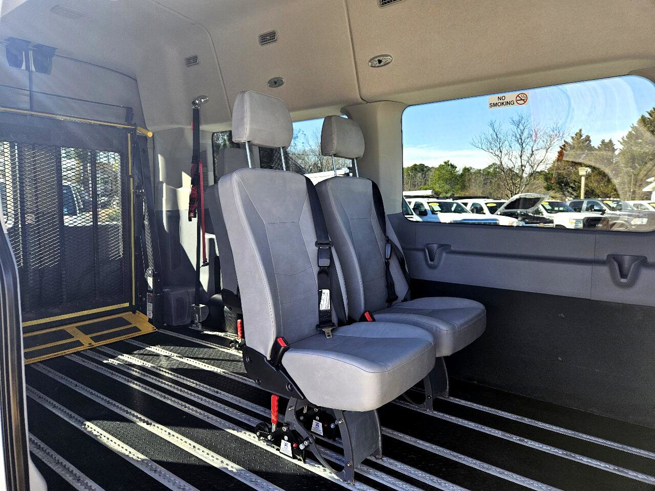 Used 2019 Ford Transit 350 XL image 26