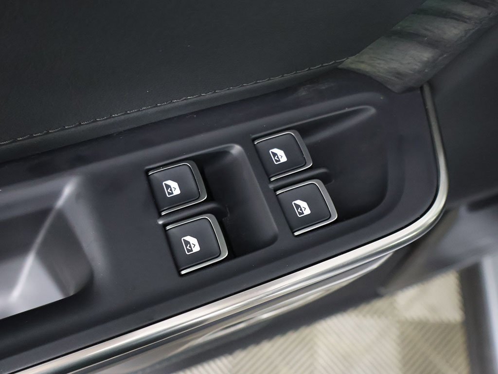 Used 2022 Rivian R1T Adventure image 36