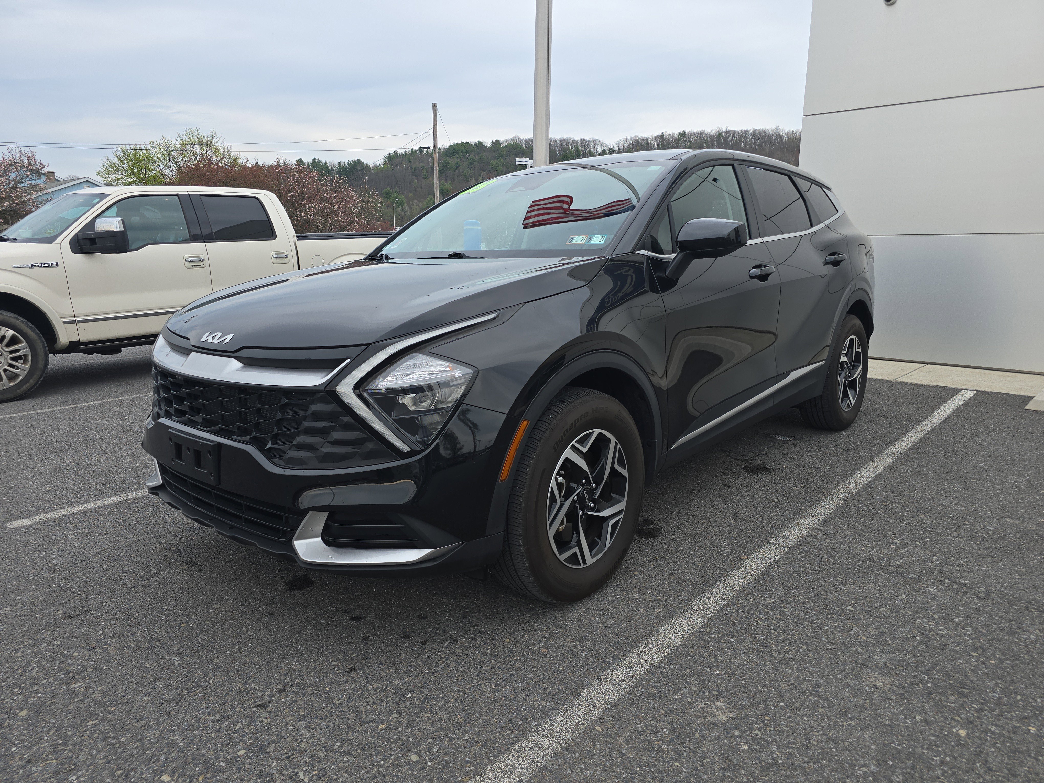 Used 2023 Kia Sportage LX image 8