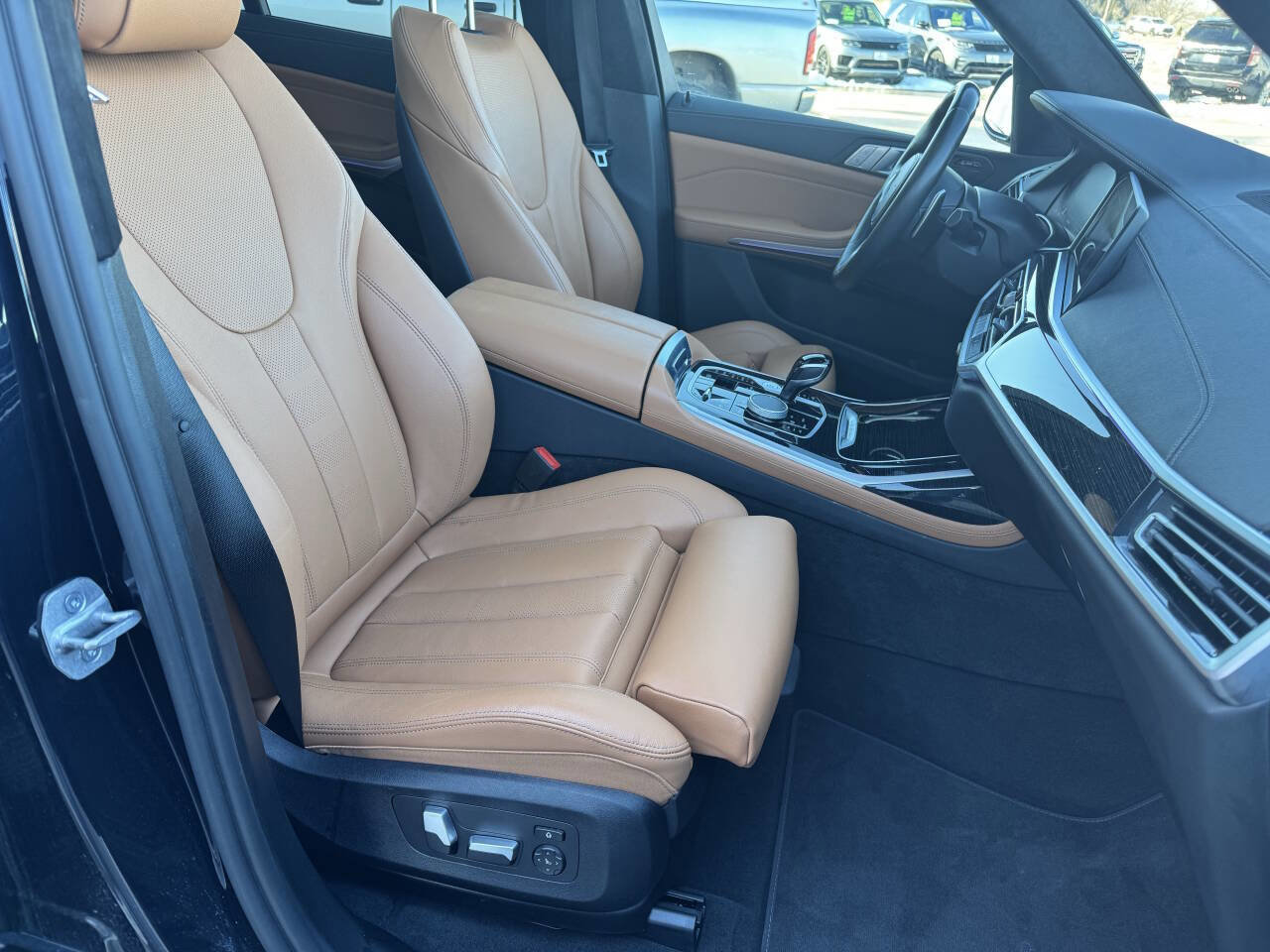 Used 2022 BMW X7 xDrive40i w/ M Sport Package image 22