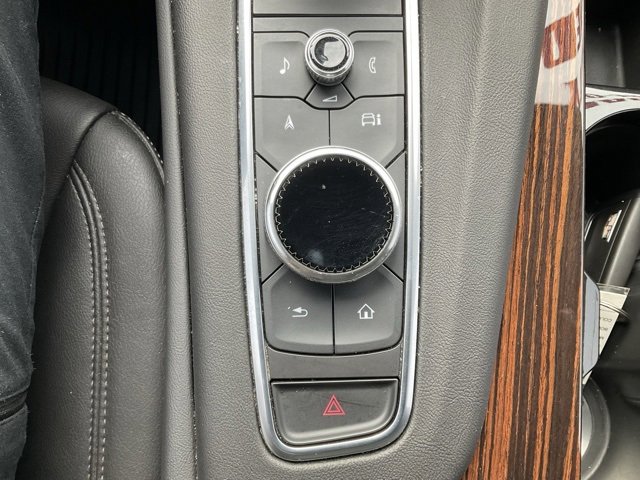 Used 2022 Cadillac Escalade Luxury image 26