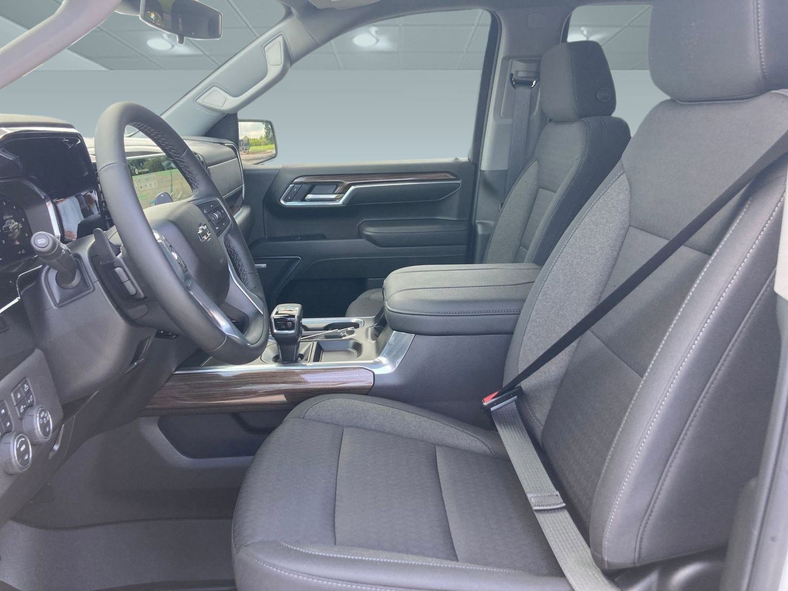 New 2026 Chevrolet Silverado 1500 LT Trail Boss w/ Safety Package image 4