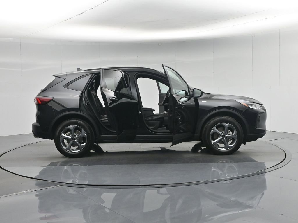Used 2025 Ford Escape ST-Line AWD/4WD image 5
