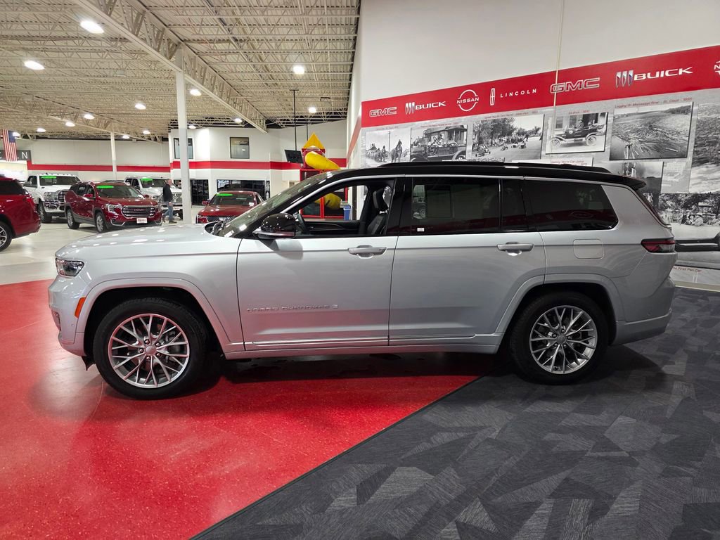 Used 2024 Jeep Grand Cherokee L Summit w/ Luxury Tech Group V image 7
