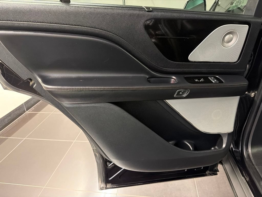 Certified 2020 Lincoln Aviator Reserve w/ Equipment Group 202A AWD/4WD image 38
