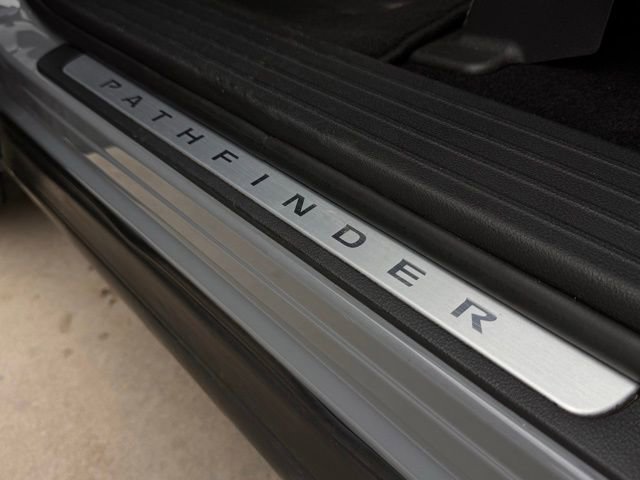 Used 2022 Nissan Pathfinder Platinum w/ Cargo Package image 27