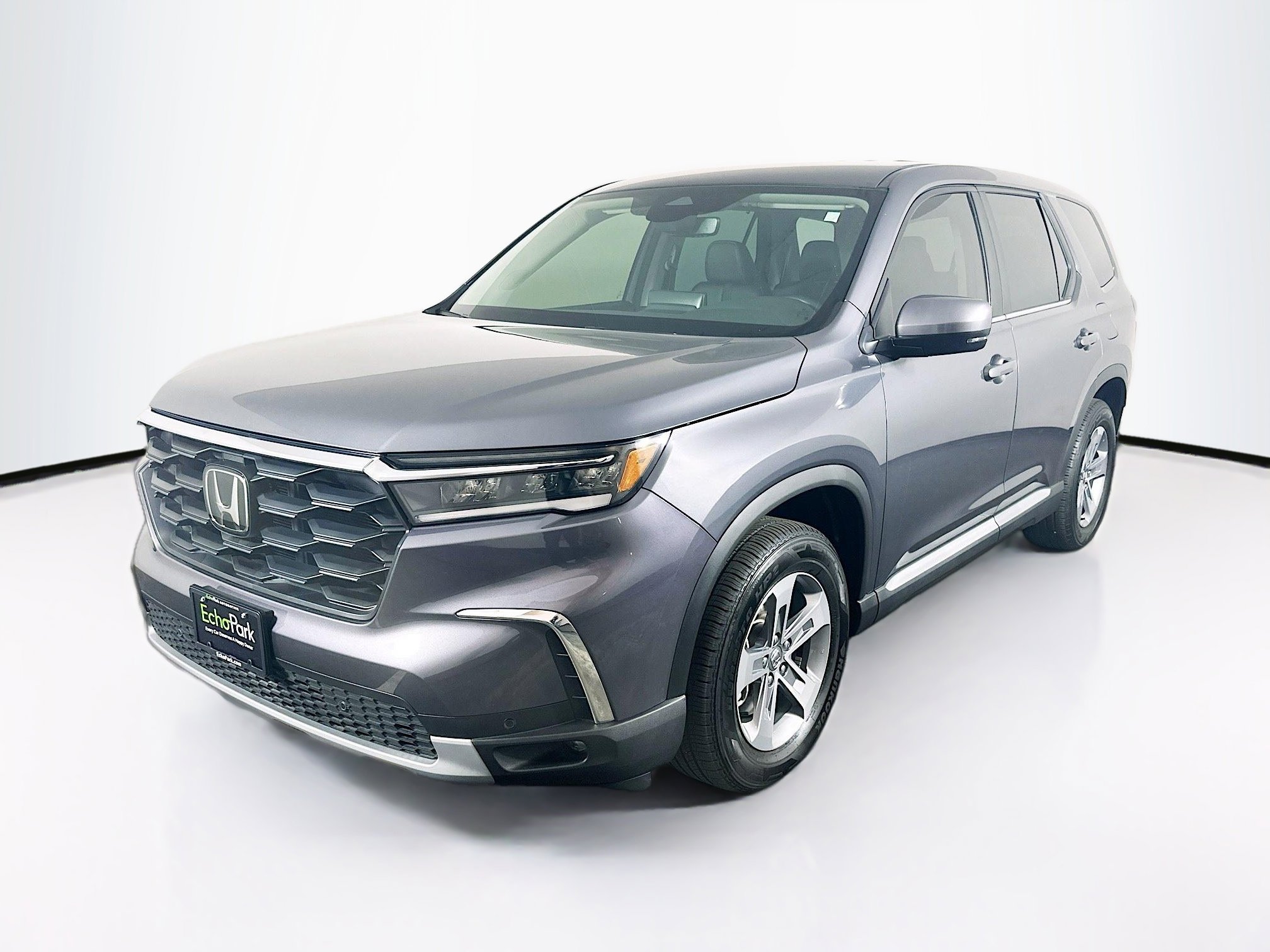 Used 2025 Honda Pilot EX-L image 3