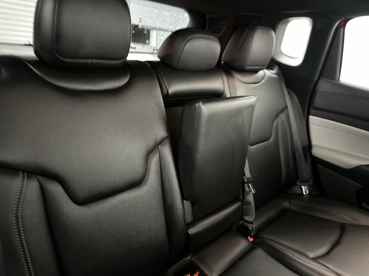 Used 2025 Jeep Compass Limited AWD/4WD image 18