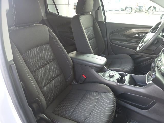 Used 2024 GMC Terrain SLE w/ Elevation Edition image 9