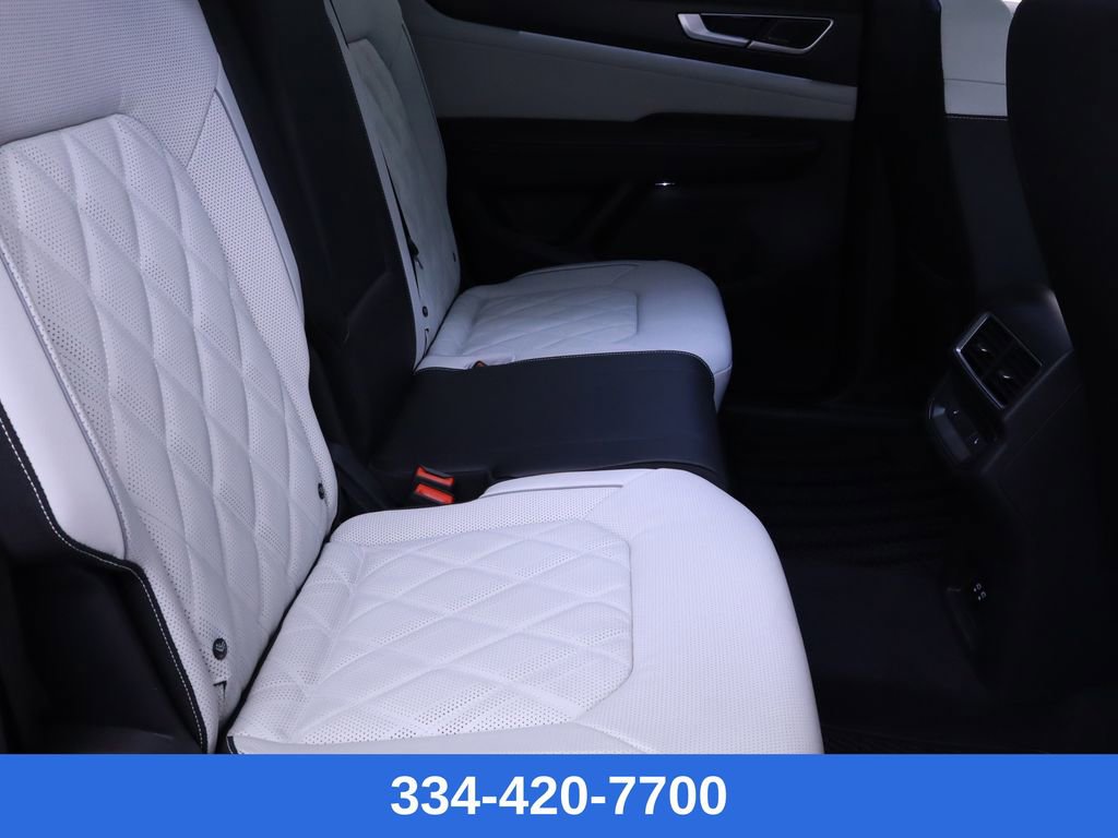 New 2025 Volkswagen Atlas Cross Sport SEL Premium R-Line image 15