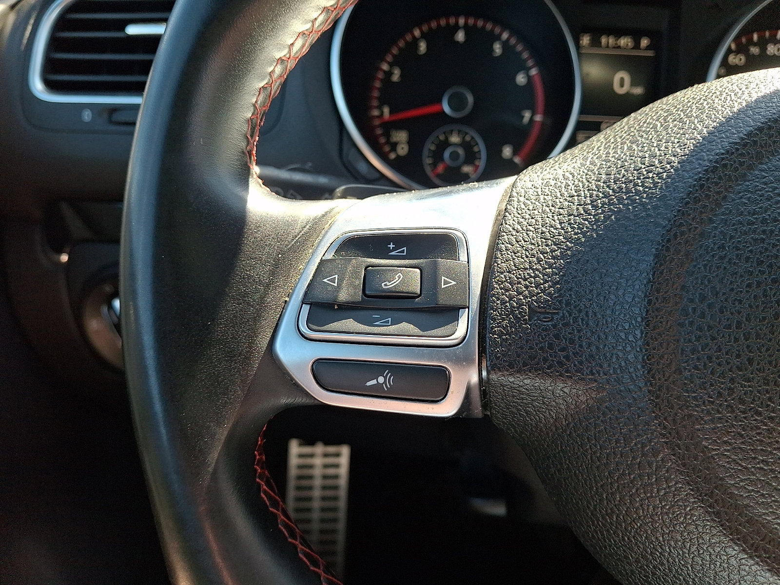Used 2011 Volkswagen GTI 2-Door FWD image 21