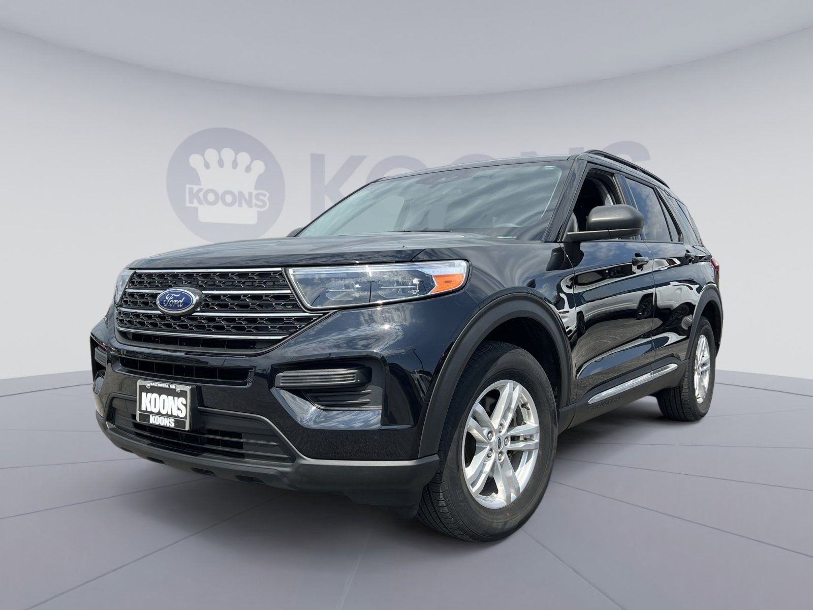 Used 2023 Ford Explorer XLT AWD/4WD image 1