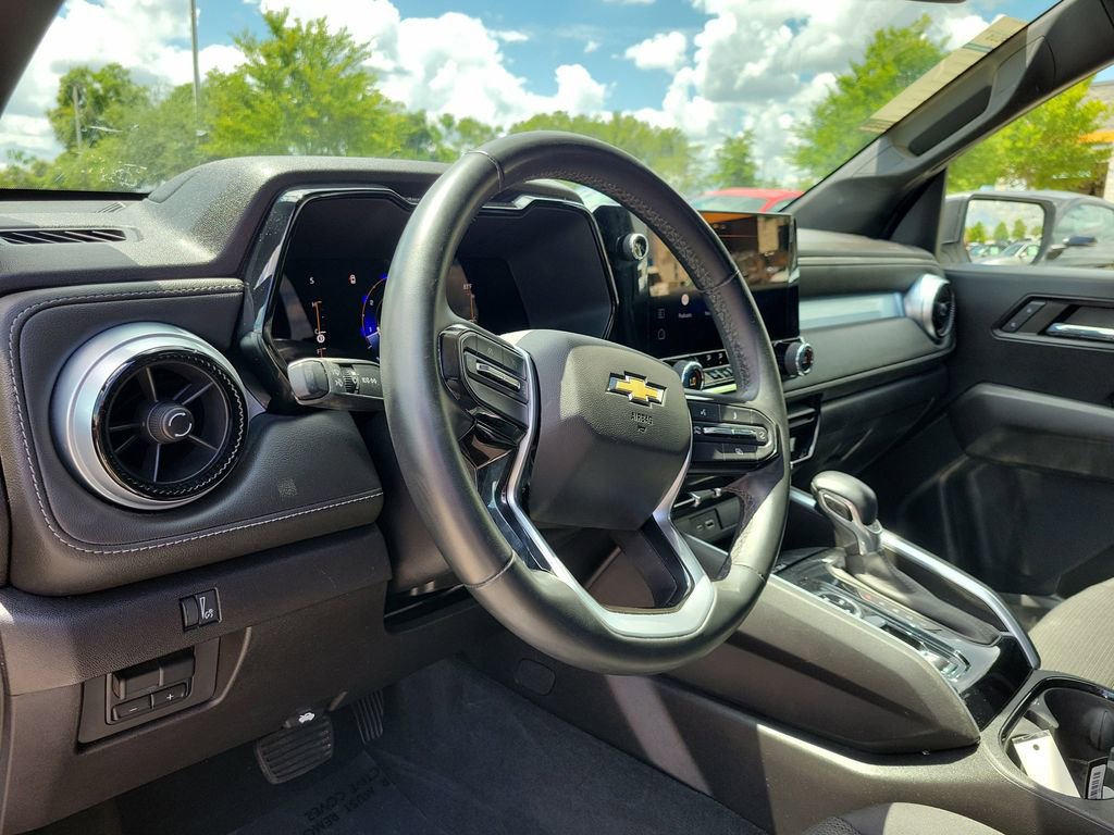 Used 2023 Chevrolet Colorado LT w/ LT Convenience Package II AWD/4WD image 17