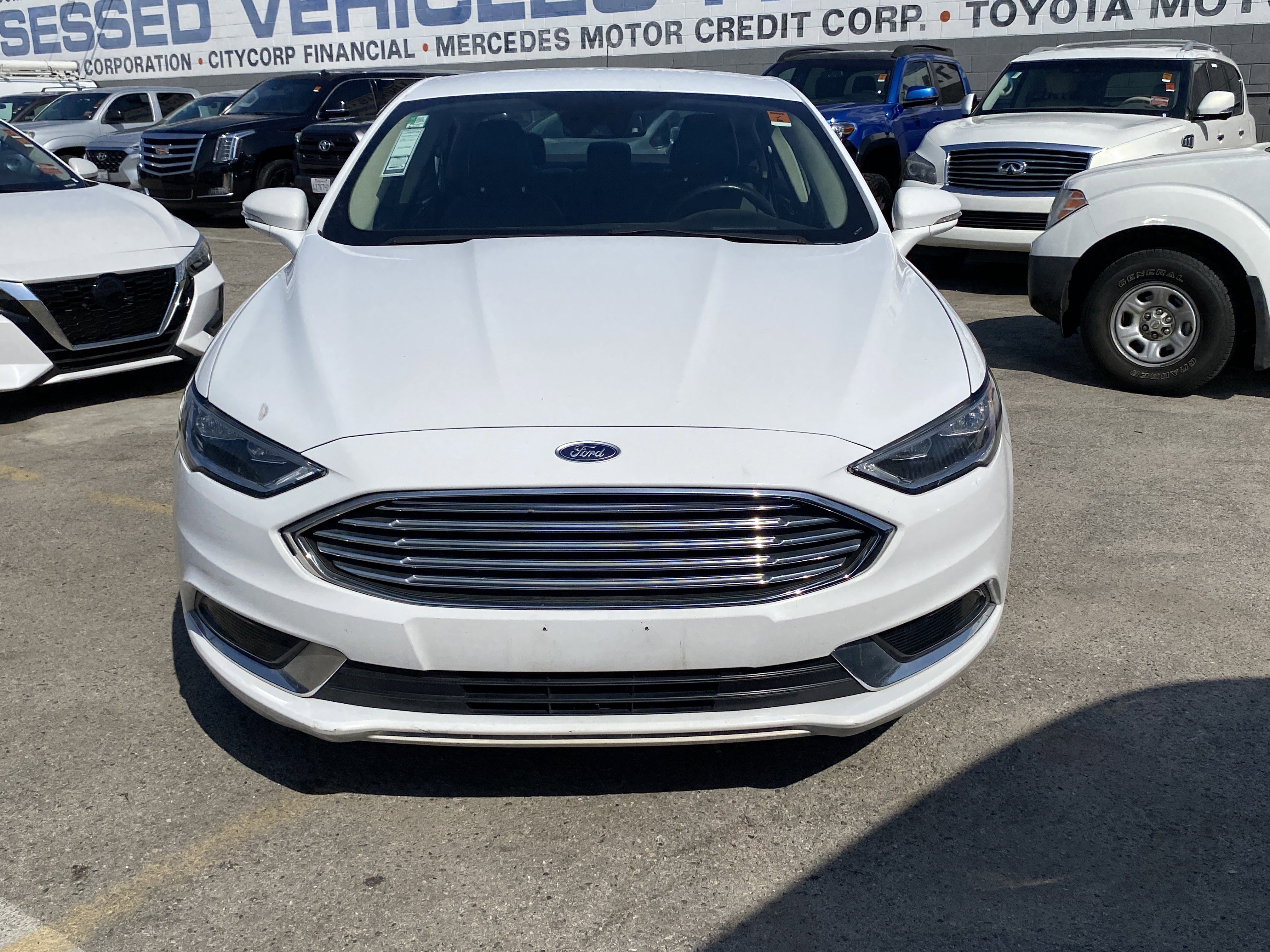 Used 2018 Ford Fusion SE w/ Equipment Group 602A FWD image 3