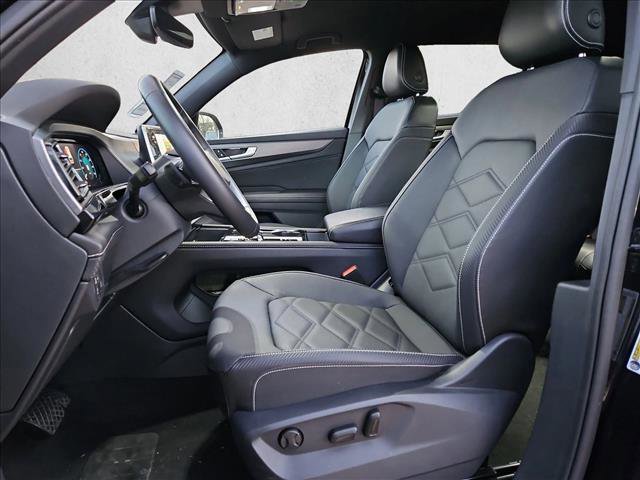 Used 2025 Volkswagen Atlas Cross Sport SE image 16