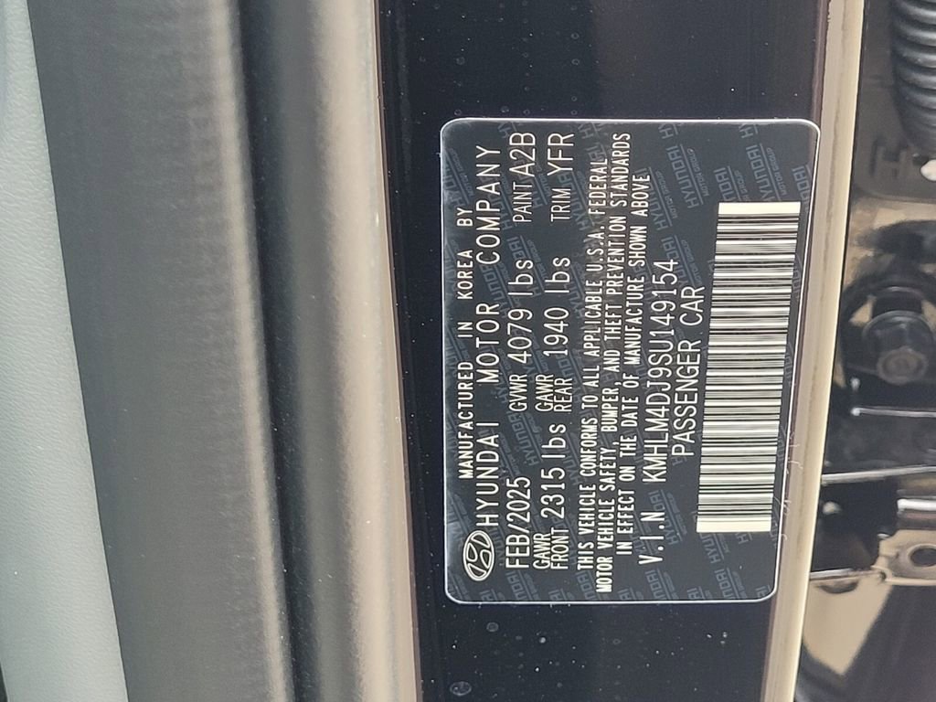 New 2025 Hyundai Elantra SEL image 12