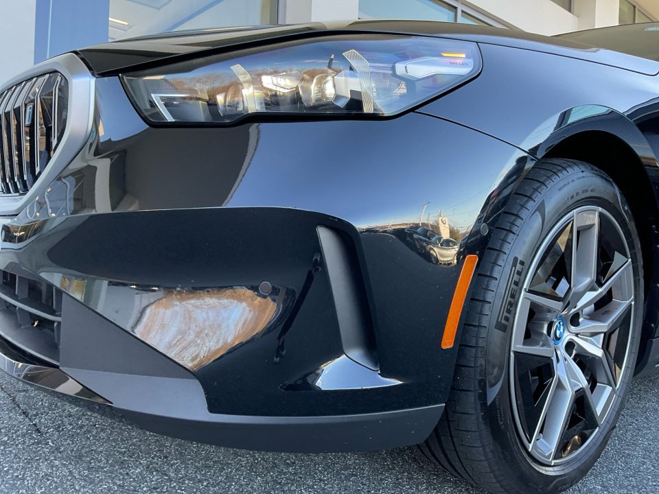 Certified 2024 BMW i5 eDrive40i w/ M Sport Package RWD image 26