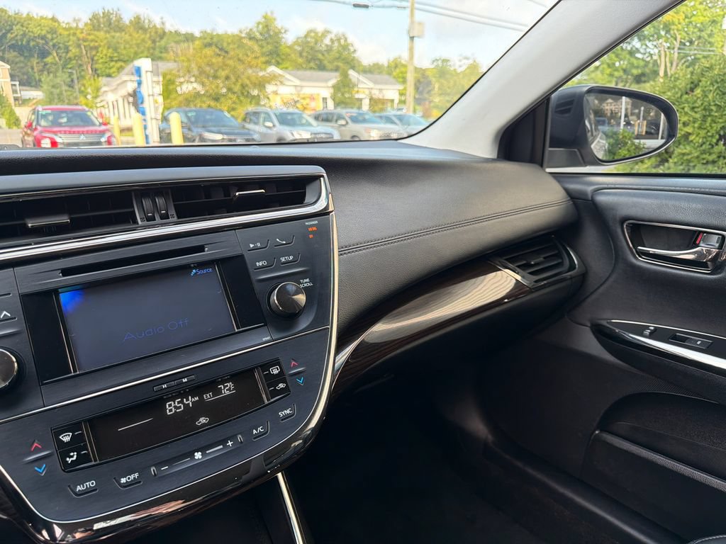 Used 2013 Toyota Avalon XLE FWD image 26