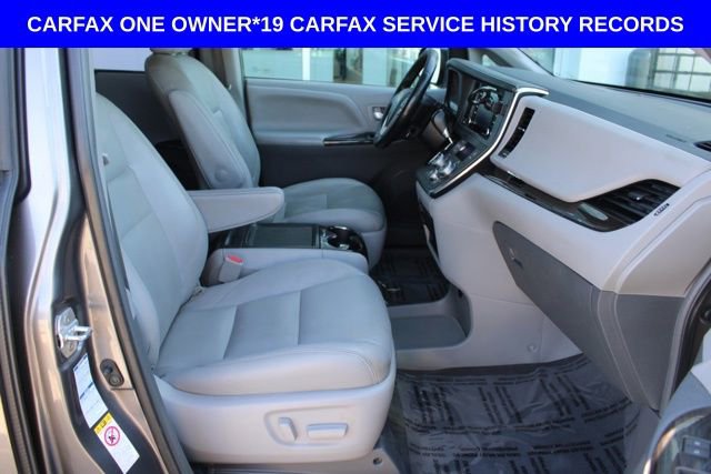 Used 2018 Toyota Sienna XLE w/ XLE Navigation Package image 20