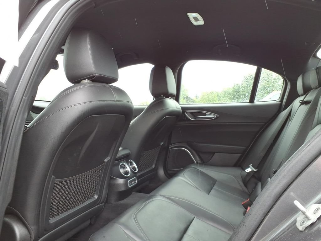 Used 2023 Alfa Romeo Giulia Sprint RWD image 22