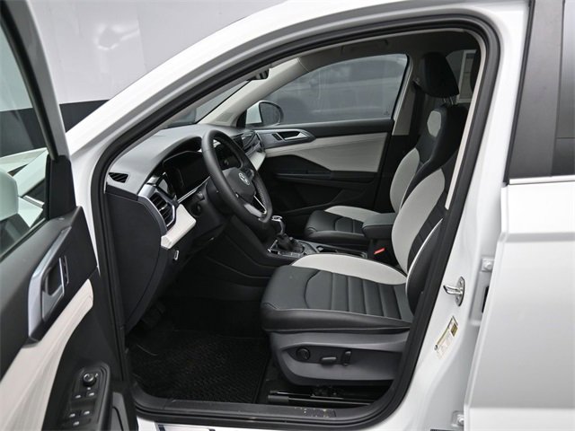 New 2026 Volkswagen Taos SEL image 9