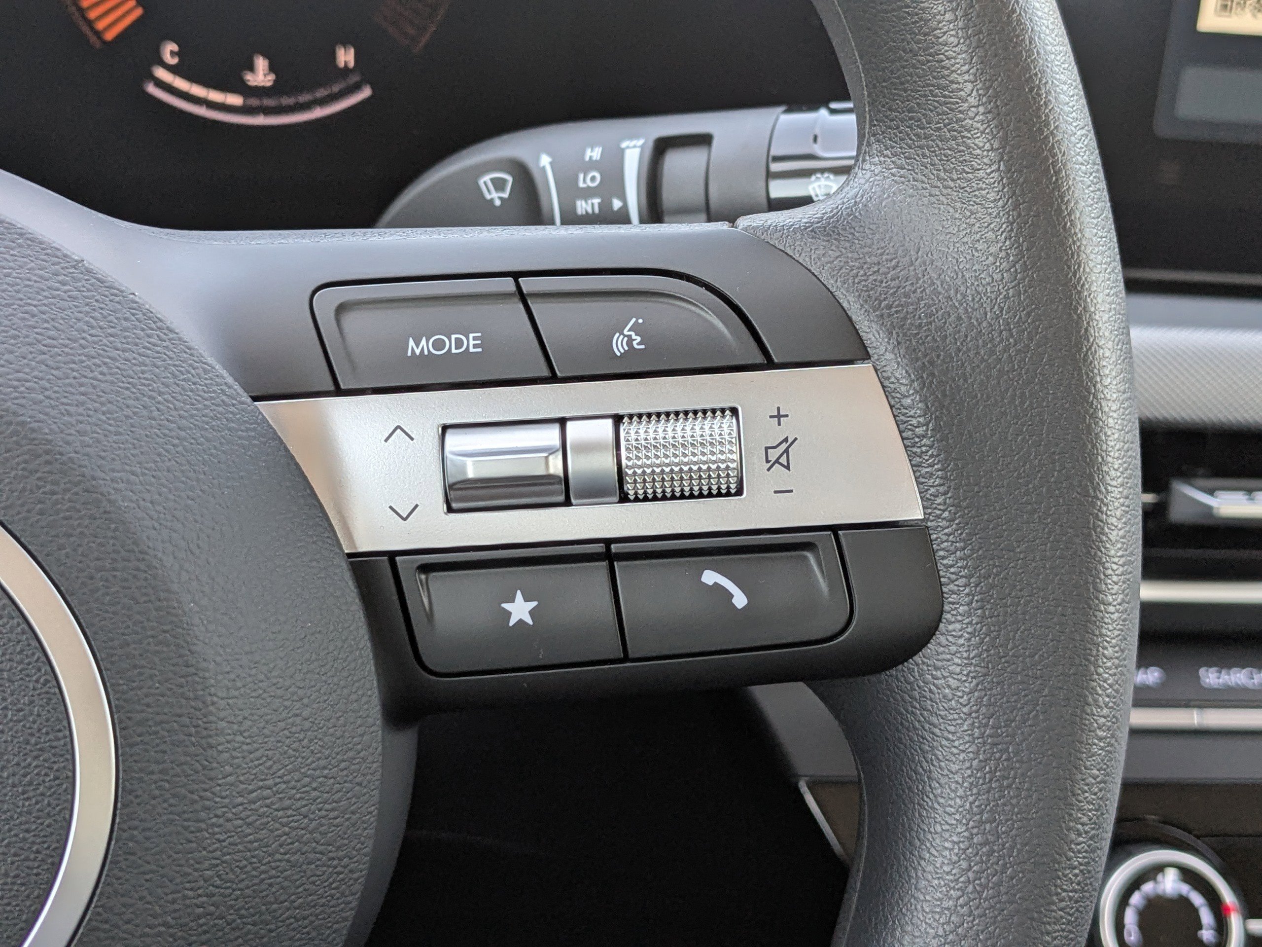 Used 2026 Hyundai Sonata SE FWD image 28